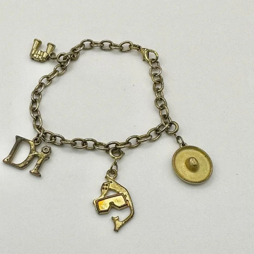 Diamond International scuba hat binoculars hat charm bracelet